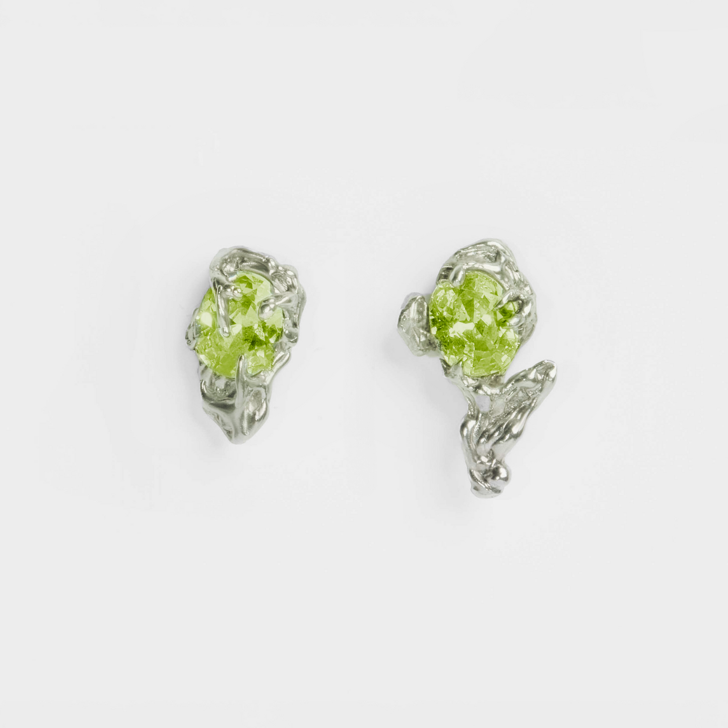ESST04 // Twin Silver Earrings With Zirconia Stone Ten Antennas