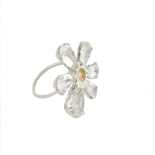 R3SS25 // Chamomile Ring Sterling Silver Ring With Flower Pear Shape Zirconias