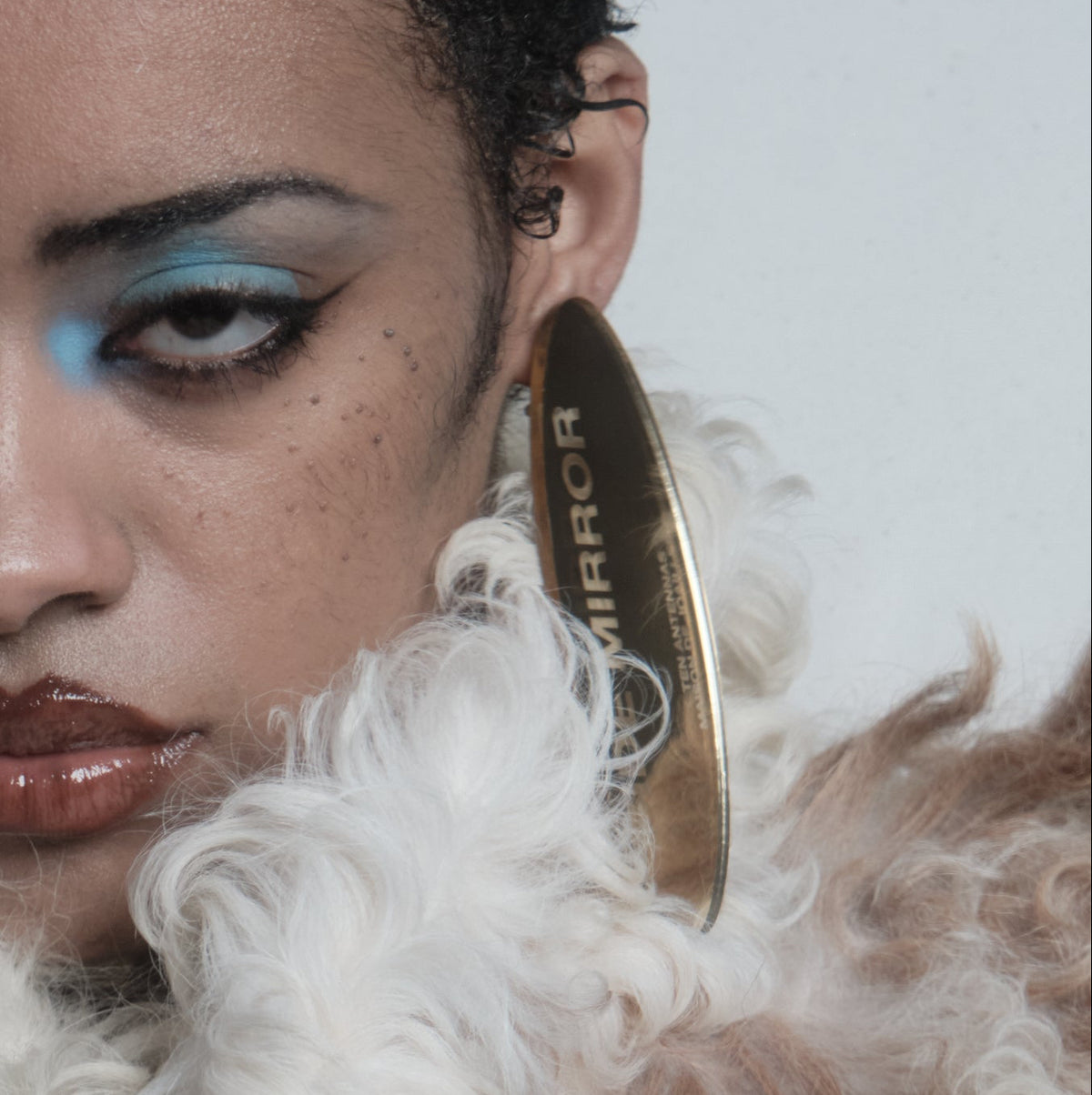 Le Miroir Ovale Gold Earring