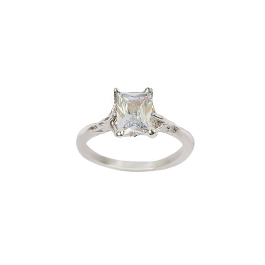 RWE01 // Engagement ring with a rectangular stone