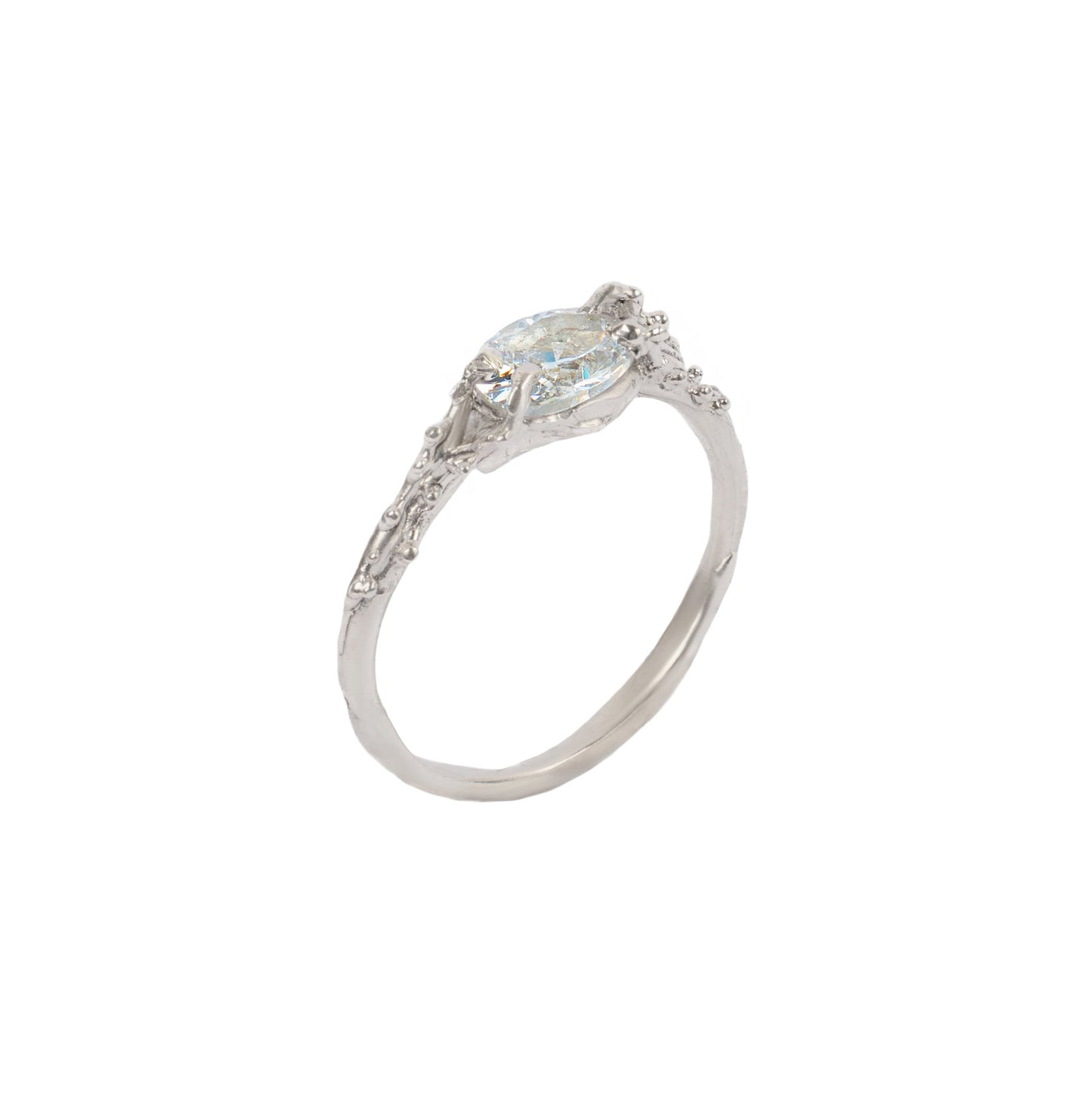 RWE02 // Classic engagement ring with tentacles