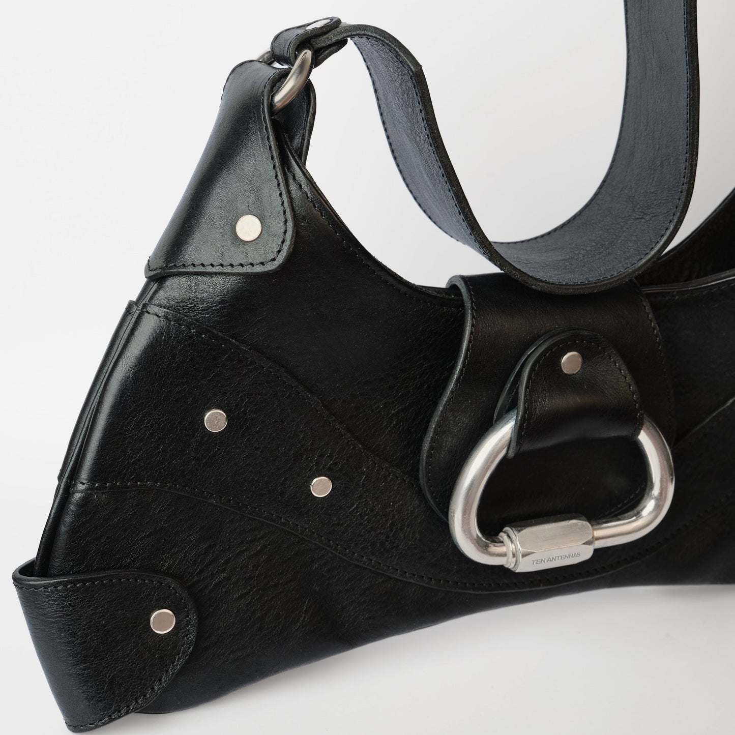 Bag N1 Black // Refurbished natural leather handmade cowboy bag with a caribiner Ten Antennas