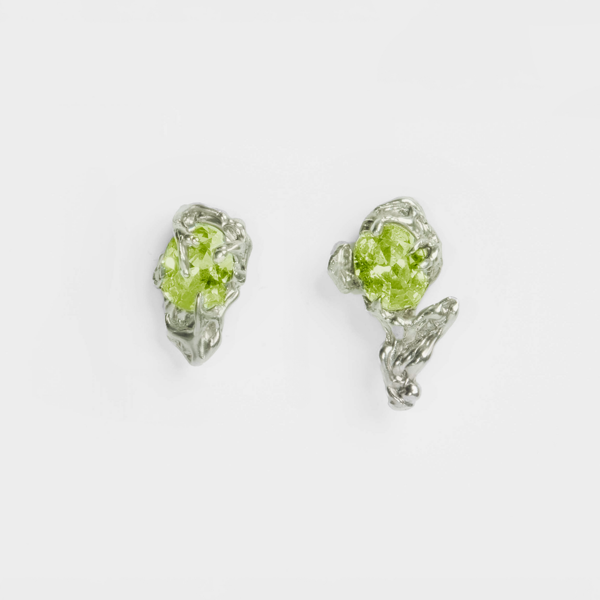 ESST04 // Twin Silver Earrings With Zirconia Stone Ten Antennas