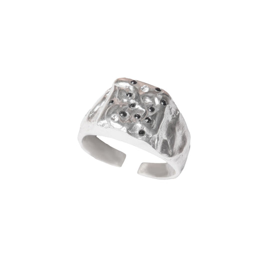 À POINTS TOE RING