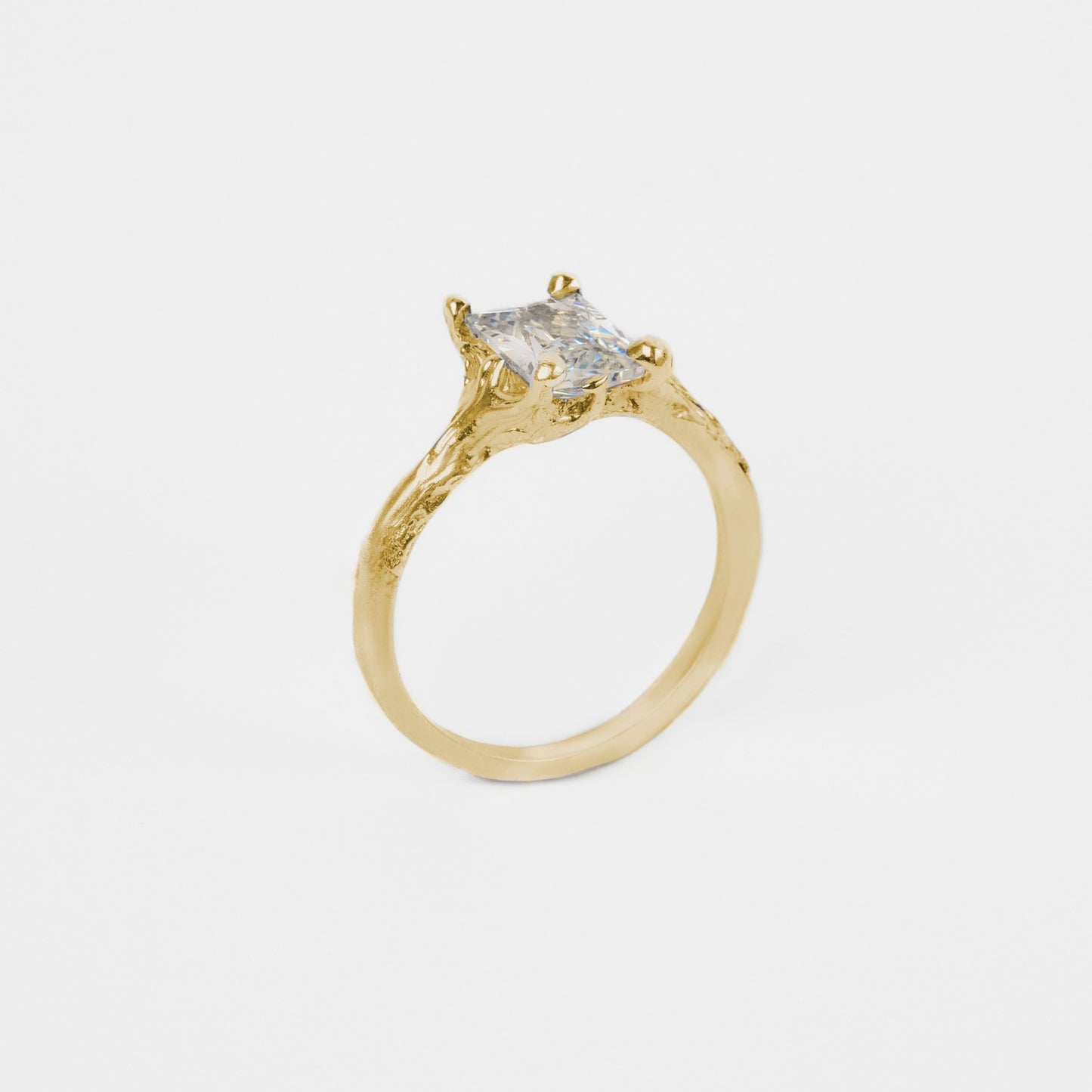 RWE01 // Engagement ring with a rectangular stone