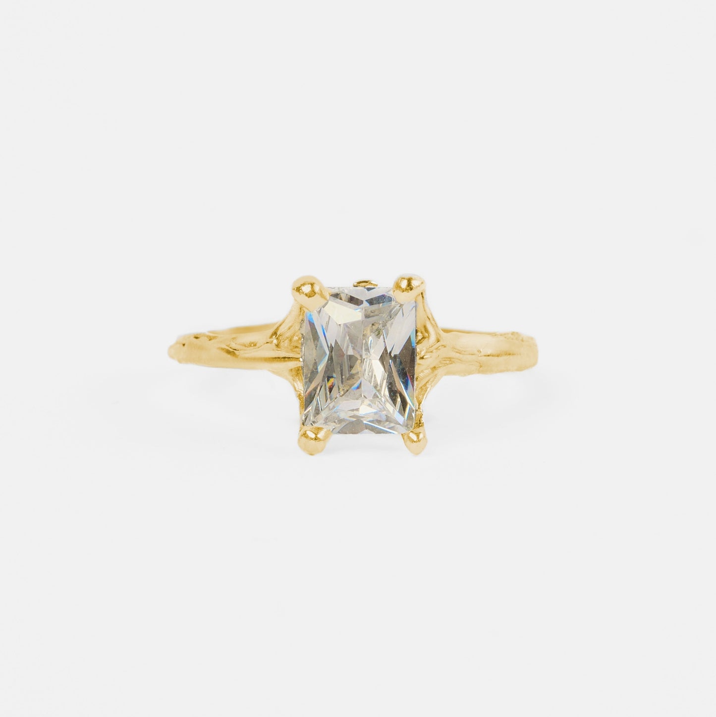 RWE01 // Engagement ring with a rectangular stone