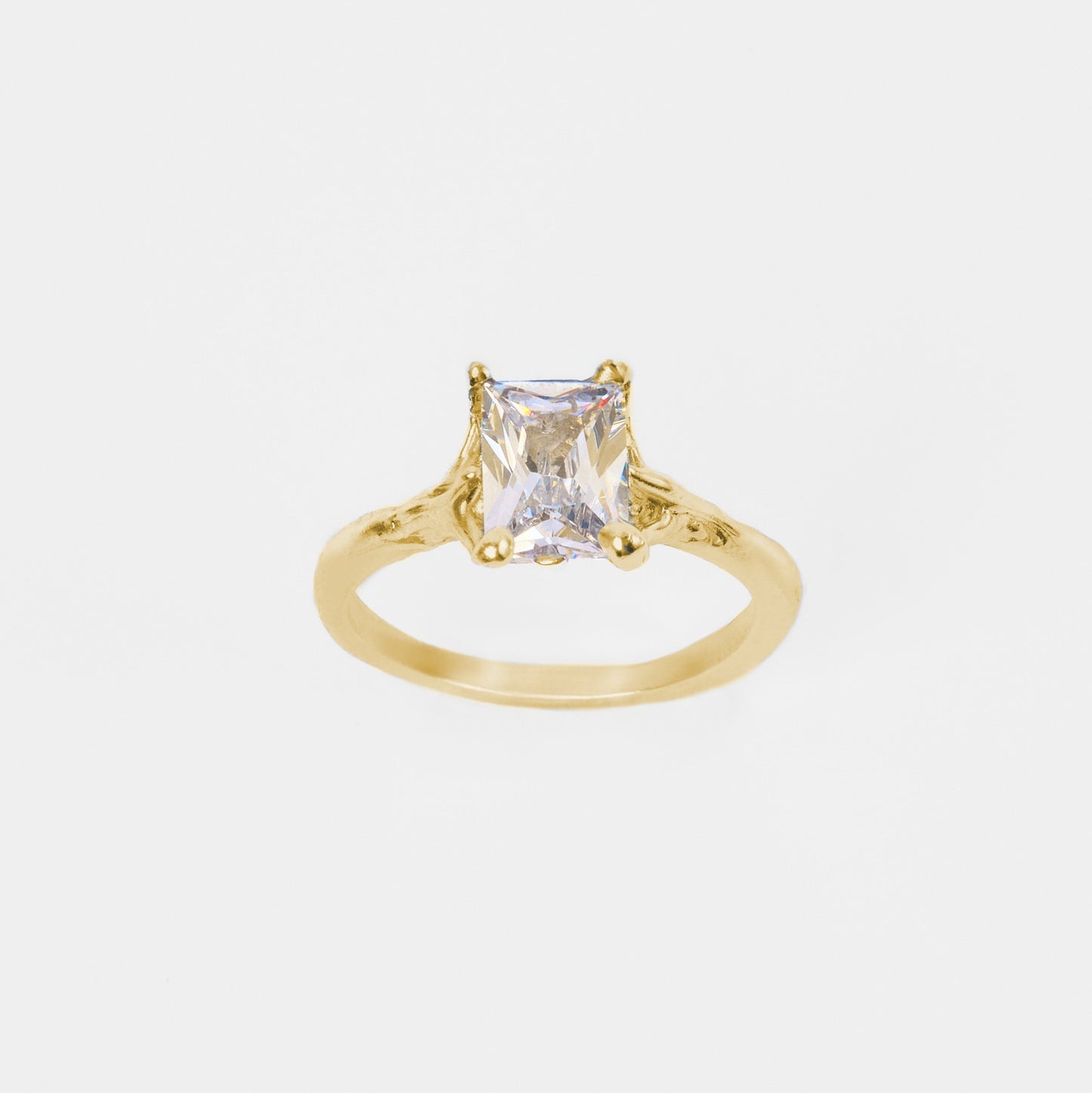 RWE01 // Engagement ring with a rectangular stone