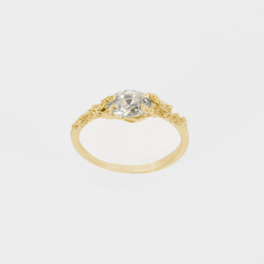 RWE02 // Classic engagement ring with tentacles