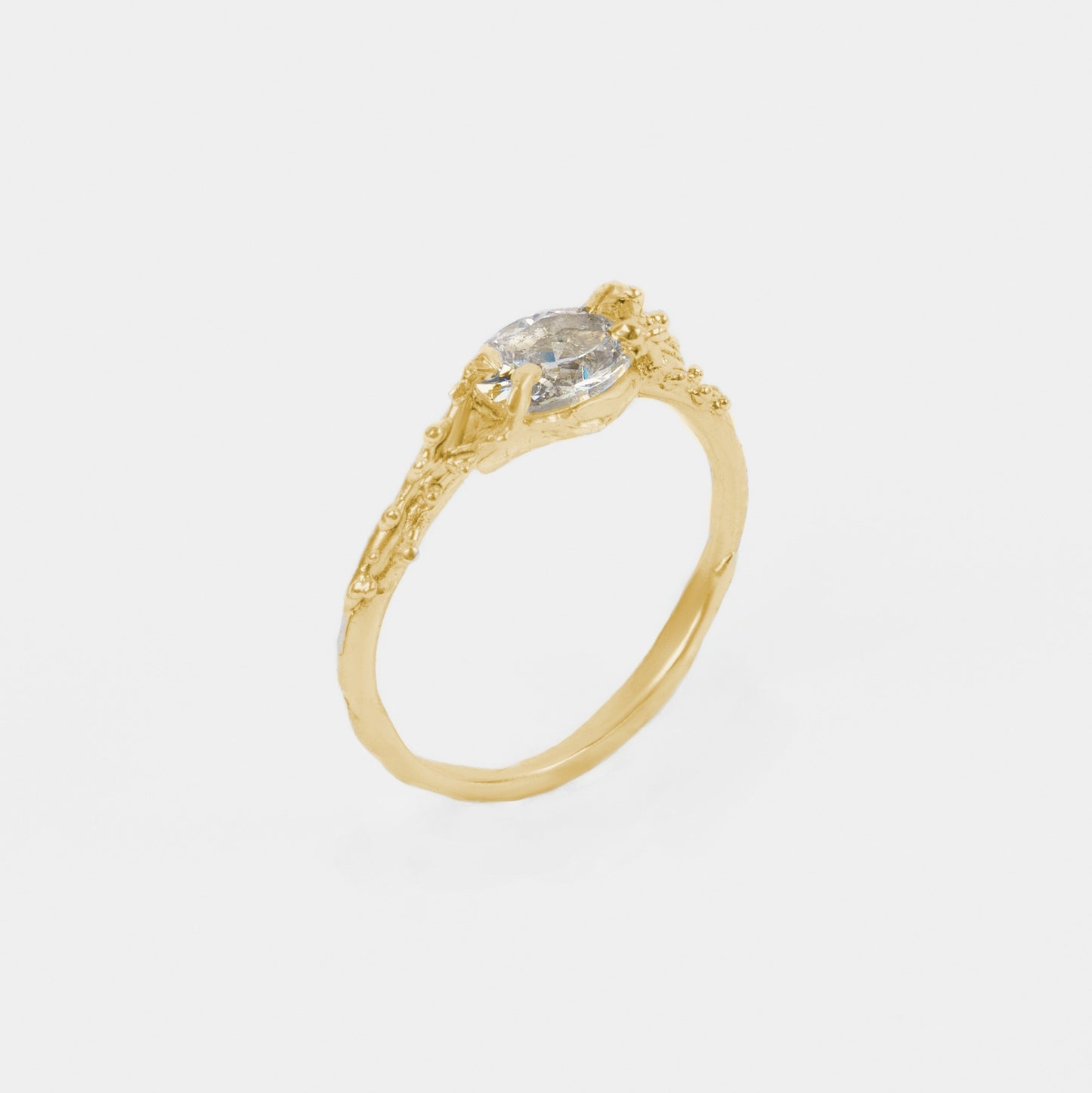 RWE02 // Classic engagement ring with tentacles