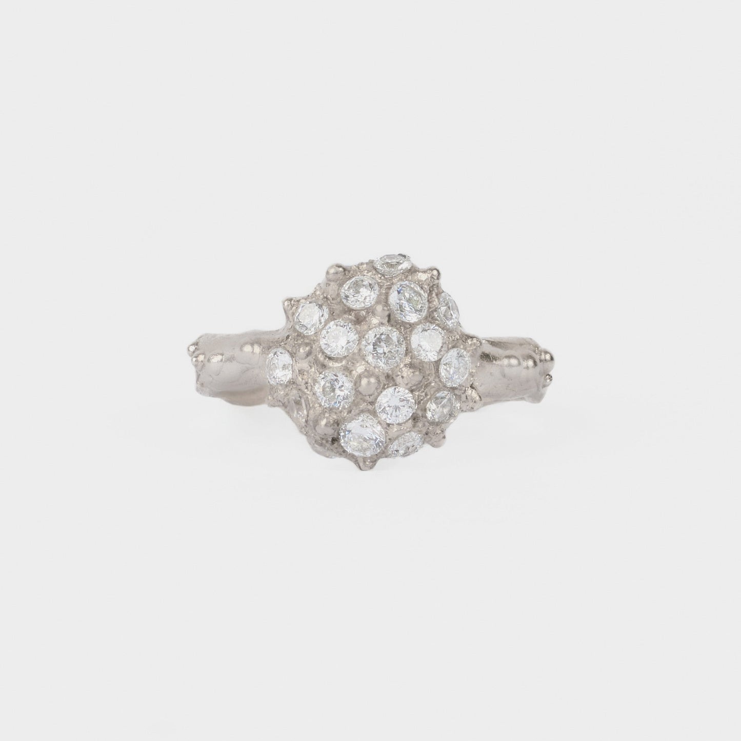 RWE03 // Engagement ring with multiple stones