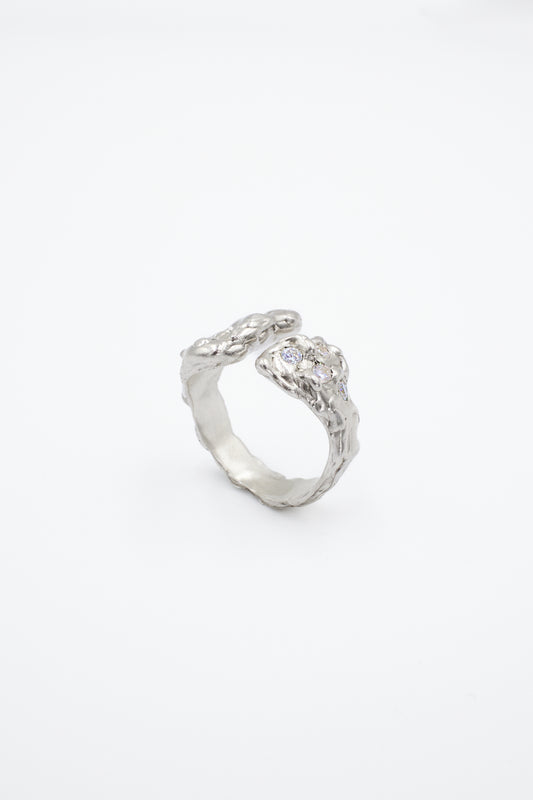 RSST09 // Chunky ring w/ 11 zirconia stones