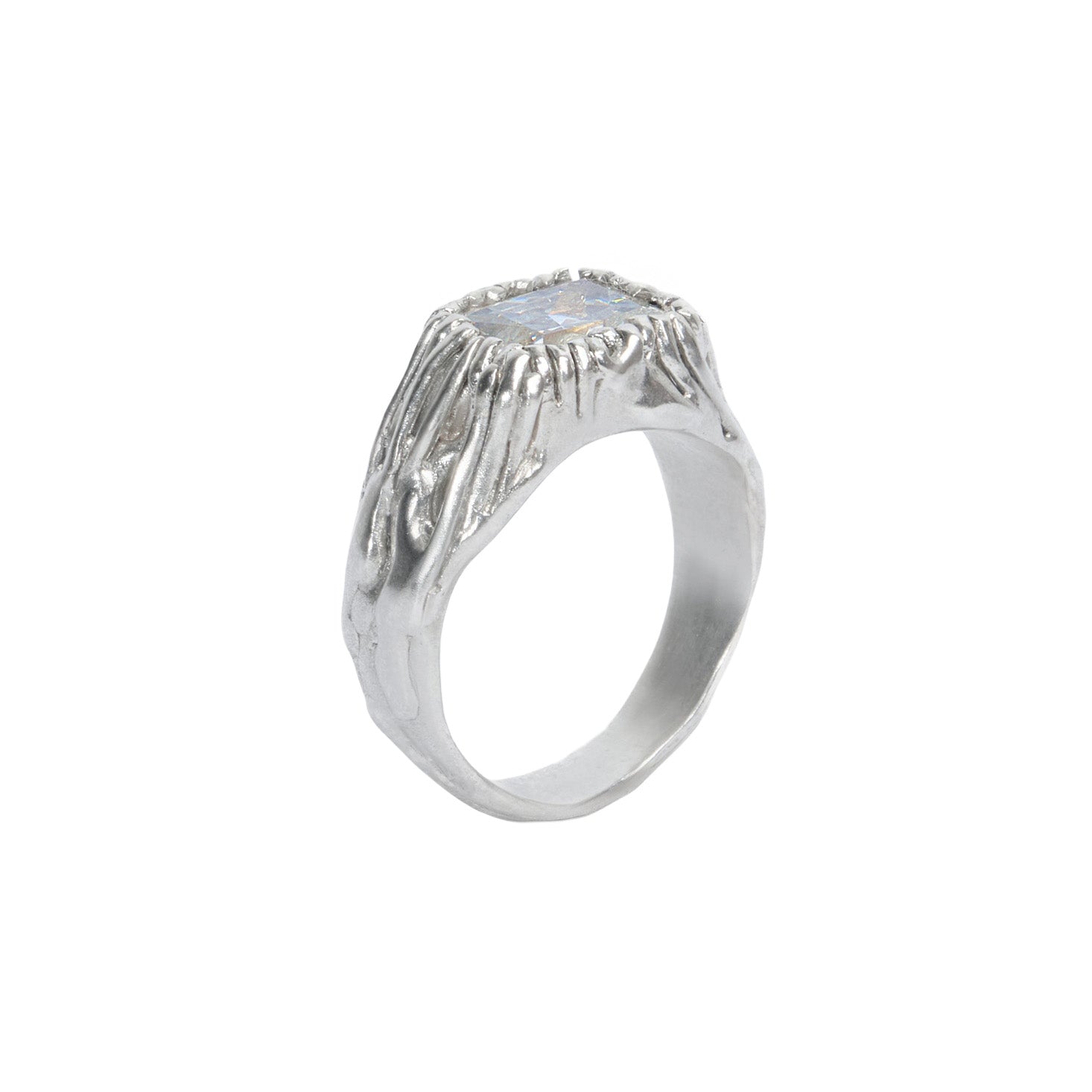 Carvé Signet Ring — Silver, Snow White zirconia, detail
