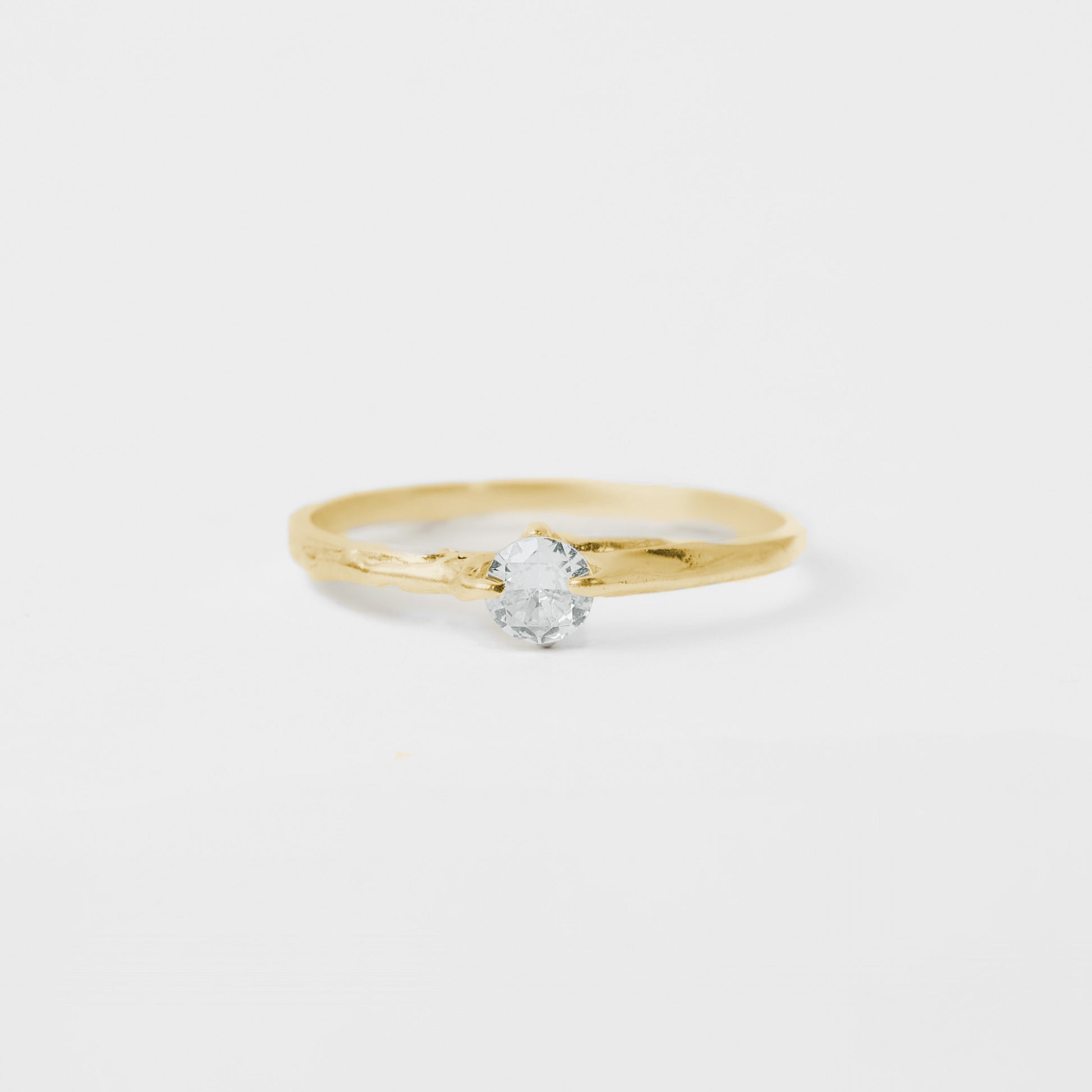 RWE04 // Classic engagement ring with tentacles Ten Antennas