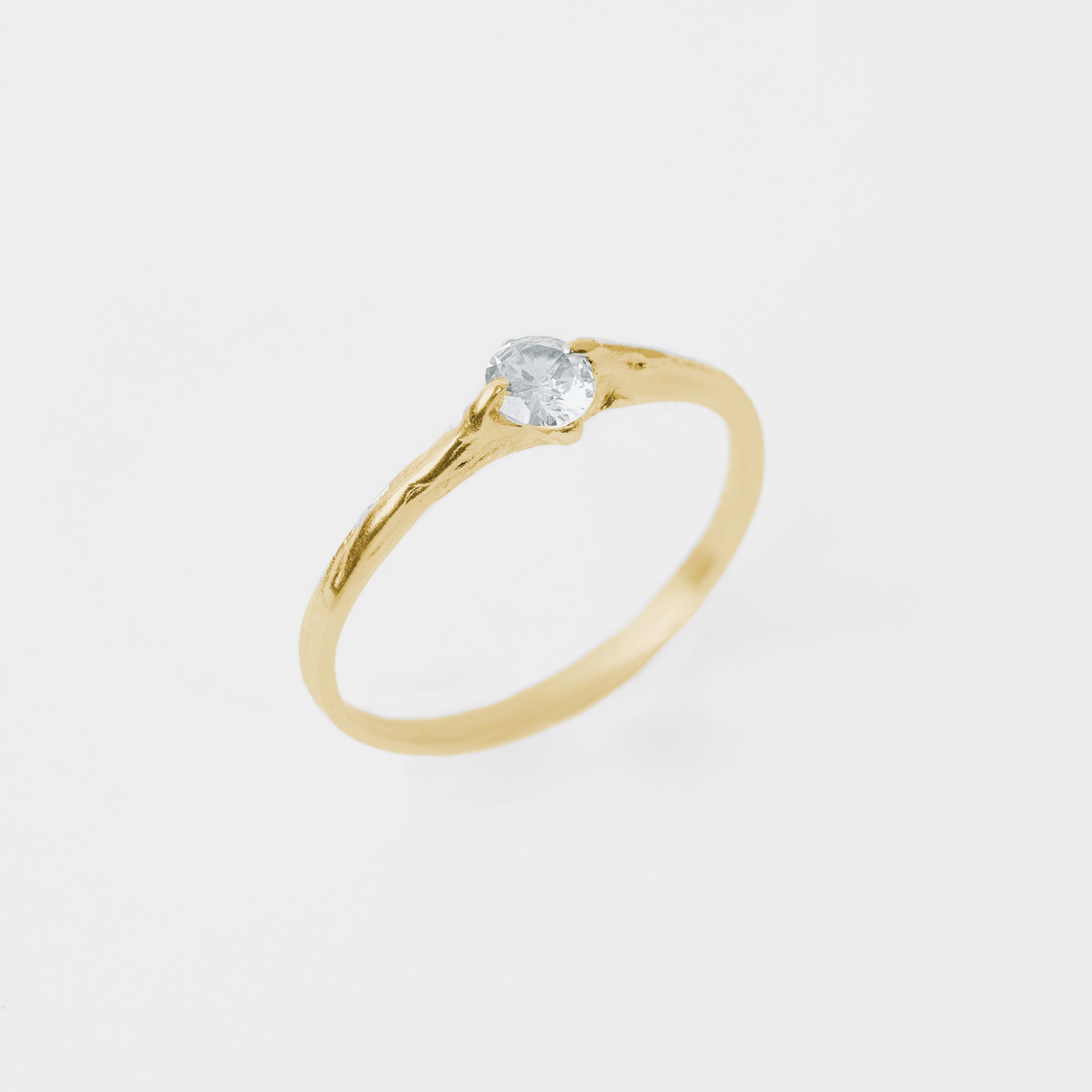 RWE04 // Classic engagement ring with tentacles Ten Antennas