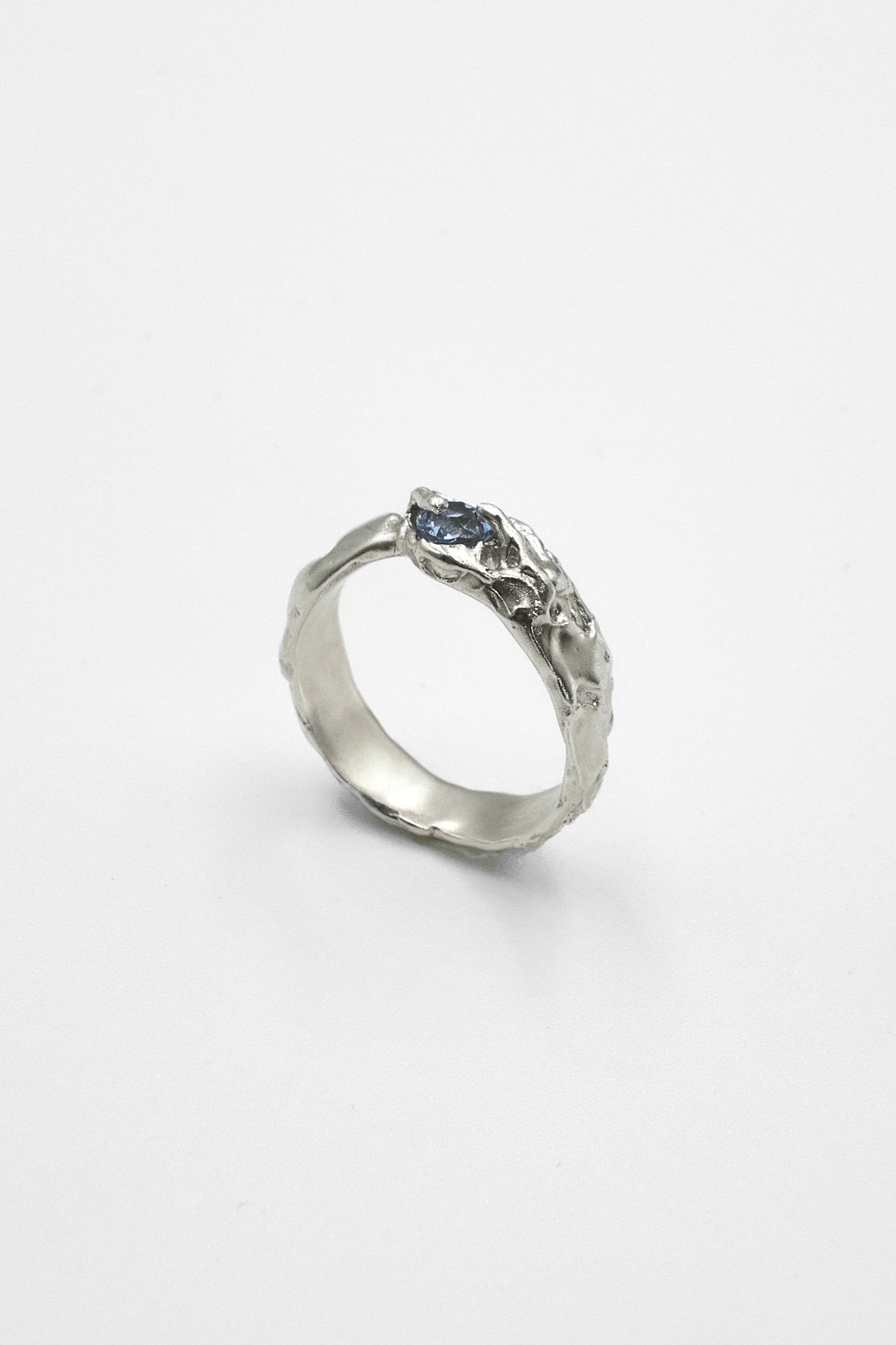 Silver ring topaz stone joyas joyeria barcelona