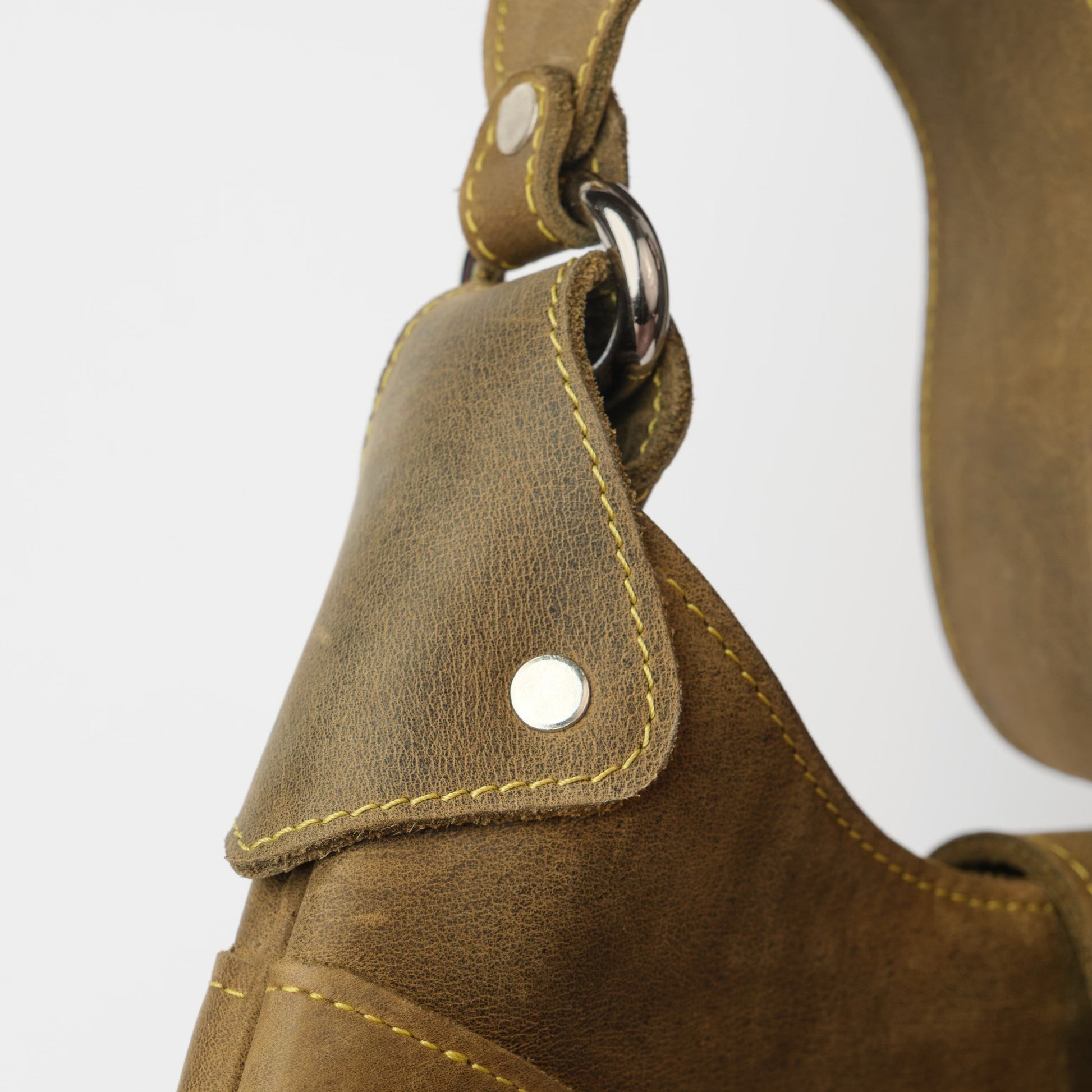 Bag N1 Green // Refurbished natural leather handmade cowboy bag with a caribiner Ten Antennas