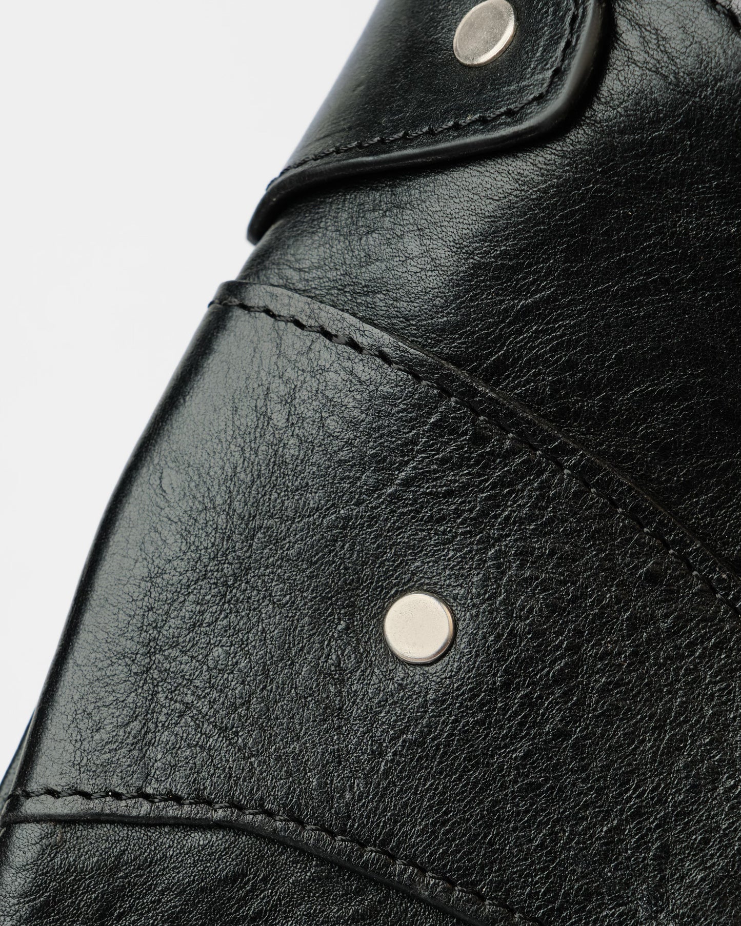 Bag N1 Black // Refurbished natural leather handmade cowboy bag with a caribiner Ten Antennas